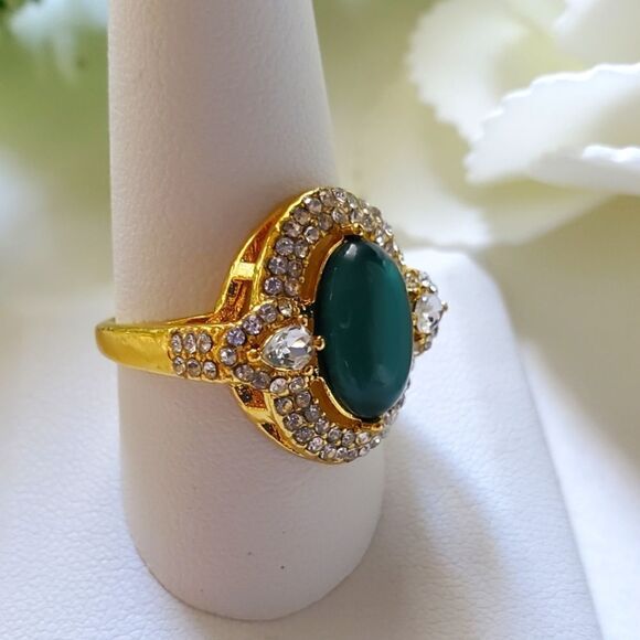 18K Gold on 925 Green Topaz & White Baguette Diamond Ring - Picture 2 of 4